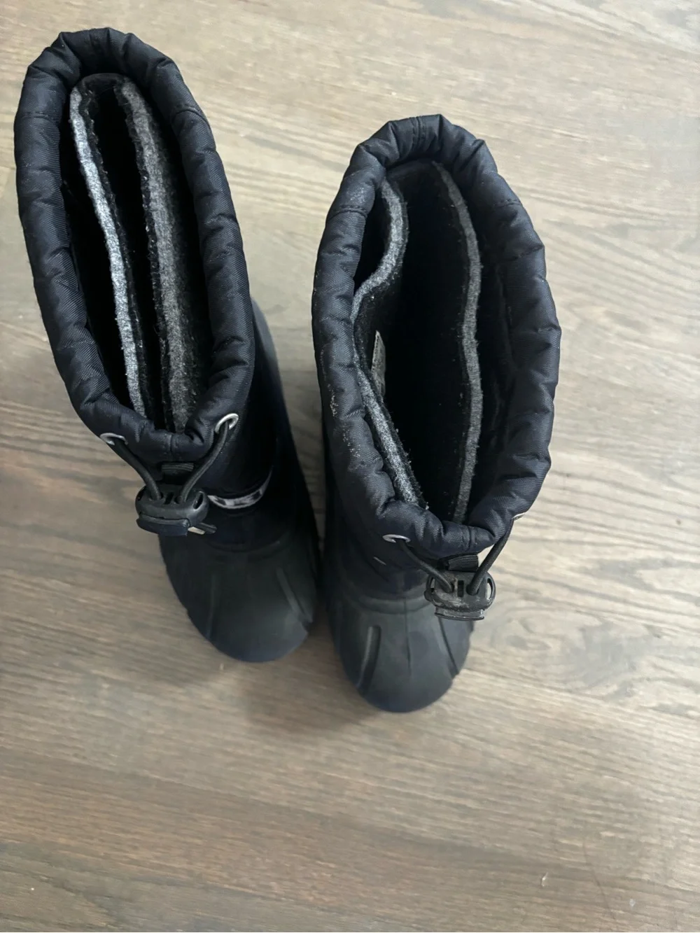 Sorel Cub kids' winter boots durable black nylon waterproof protection youth 4